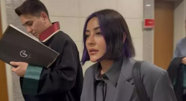 Melek Mosso resmen boşandı